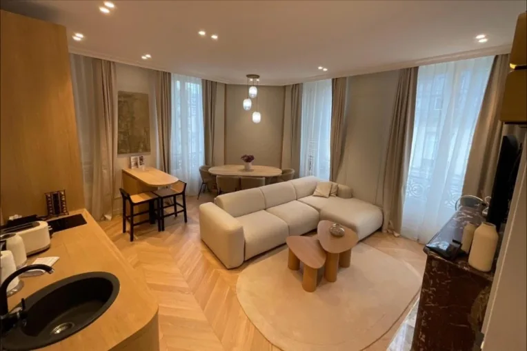 Appartement de la résidence hôtelière du projet 8 AR à Paris 8e, après transformation